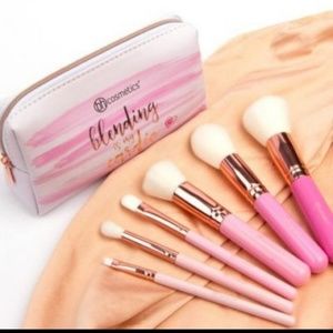 Mini pink perfection 6pc. Brush set & cosmetic bag